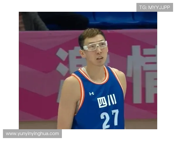 四川男篮大胜湖北 周琦砍下24分18篮板胡金秋贡献25分