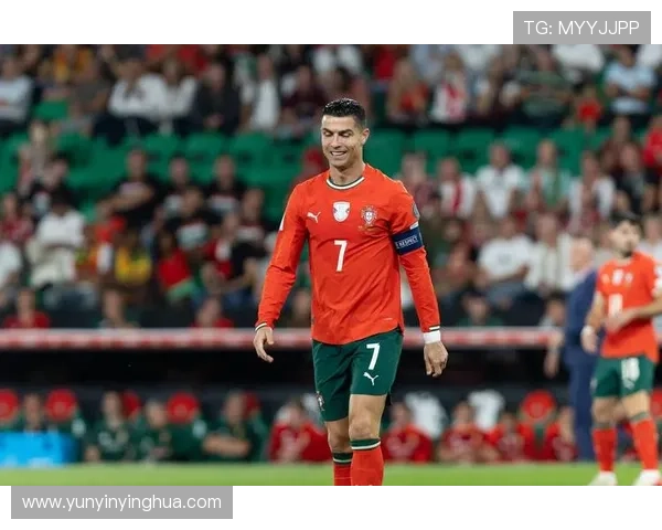 C罗国家队生涯首度染红引发热议球迷对裁判判罚意见不一